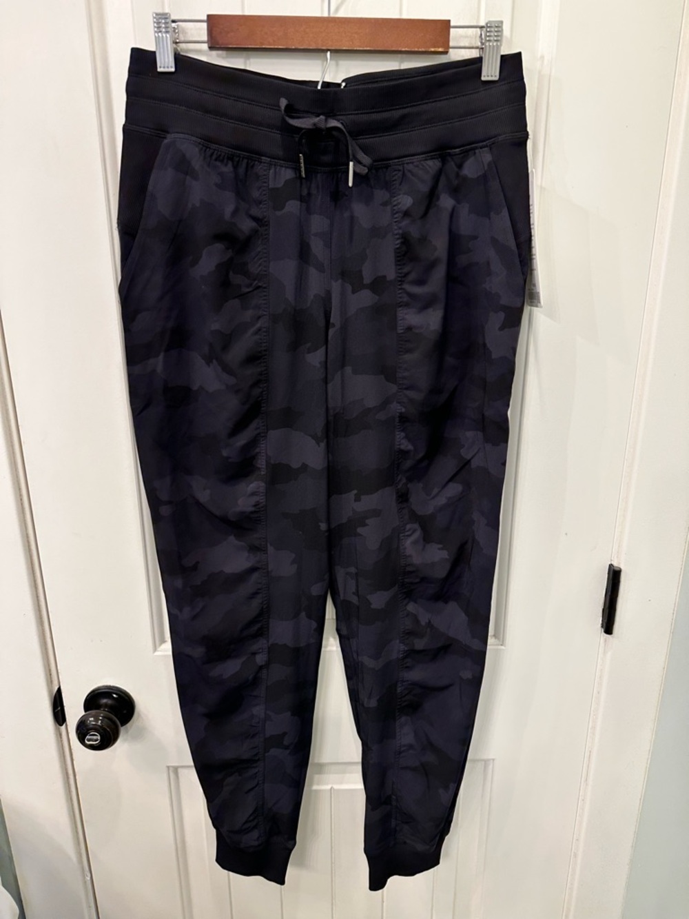 Lululemon Dance Studio Mid-Rise Jogger Size 8 Heritage 365 Camo Black